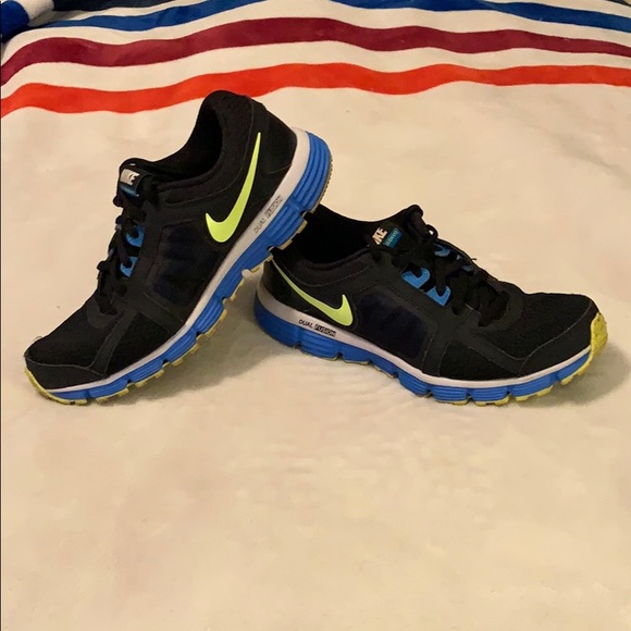 Nike Other - Boys Nike Dual Fusion ST2